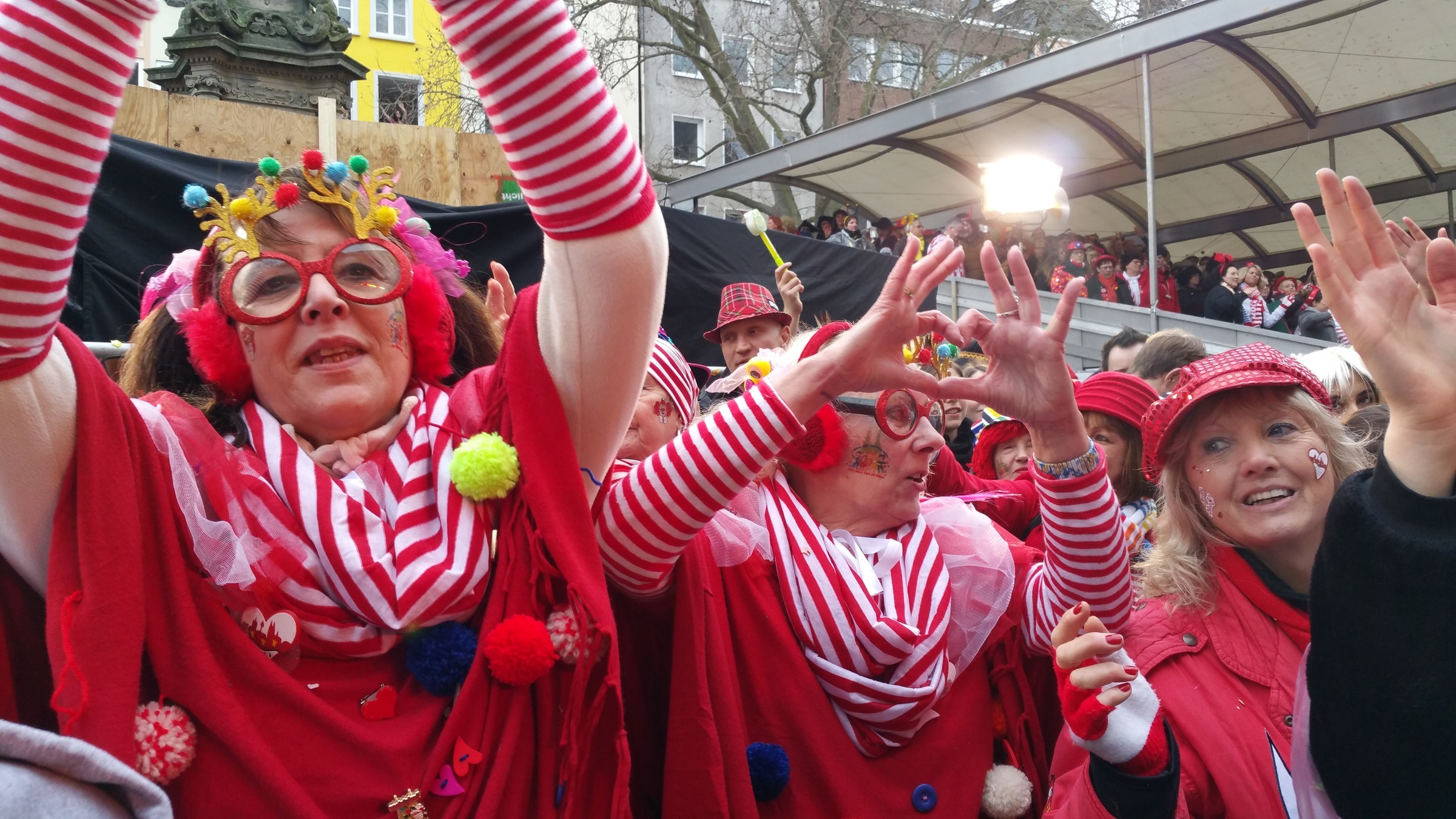 Когда проводится яркий и веселый карнавал в германии?