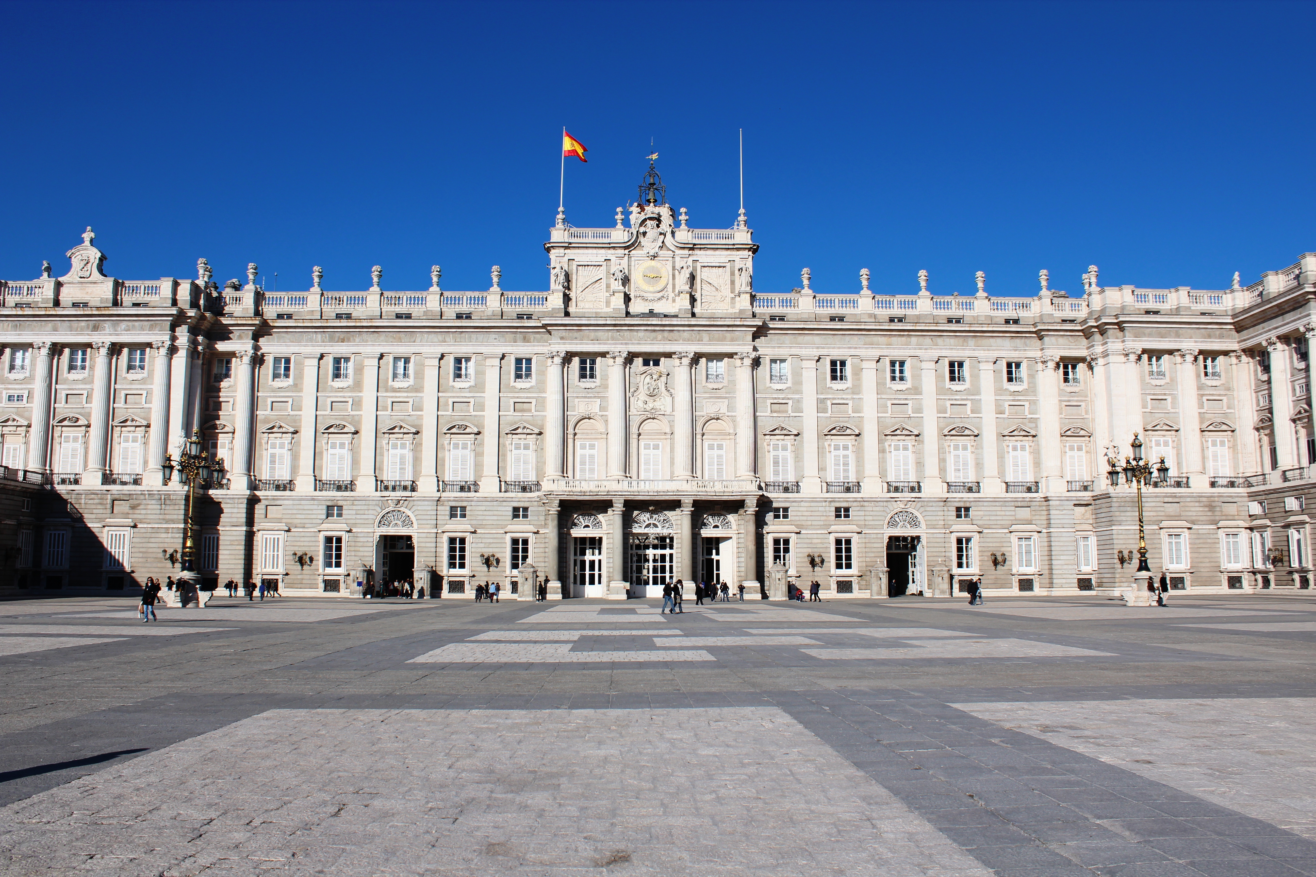Королевский дворец в мадриде, испания | easy travel