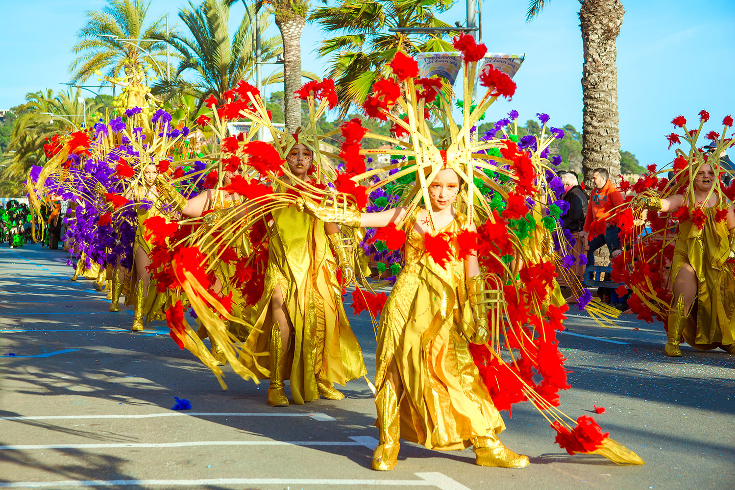 Яркие и красочные праздники в испании