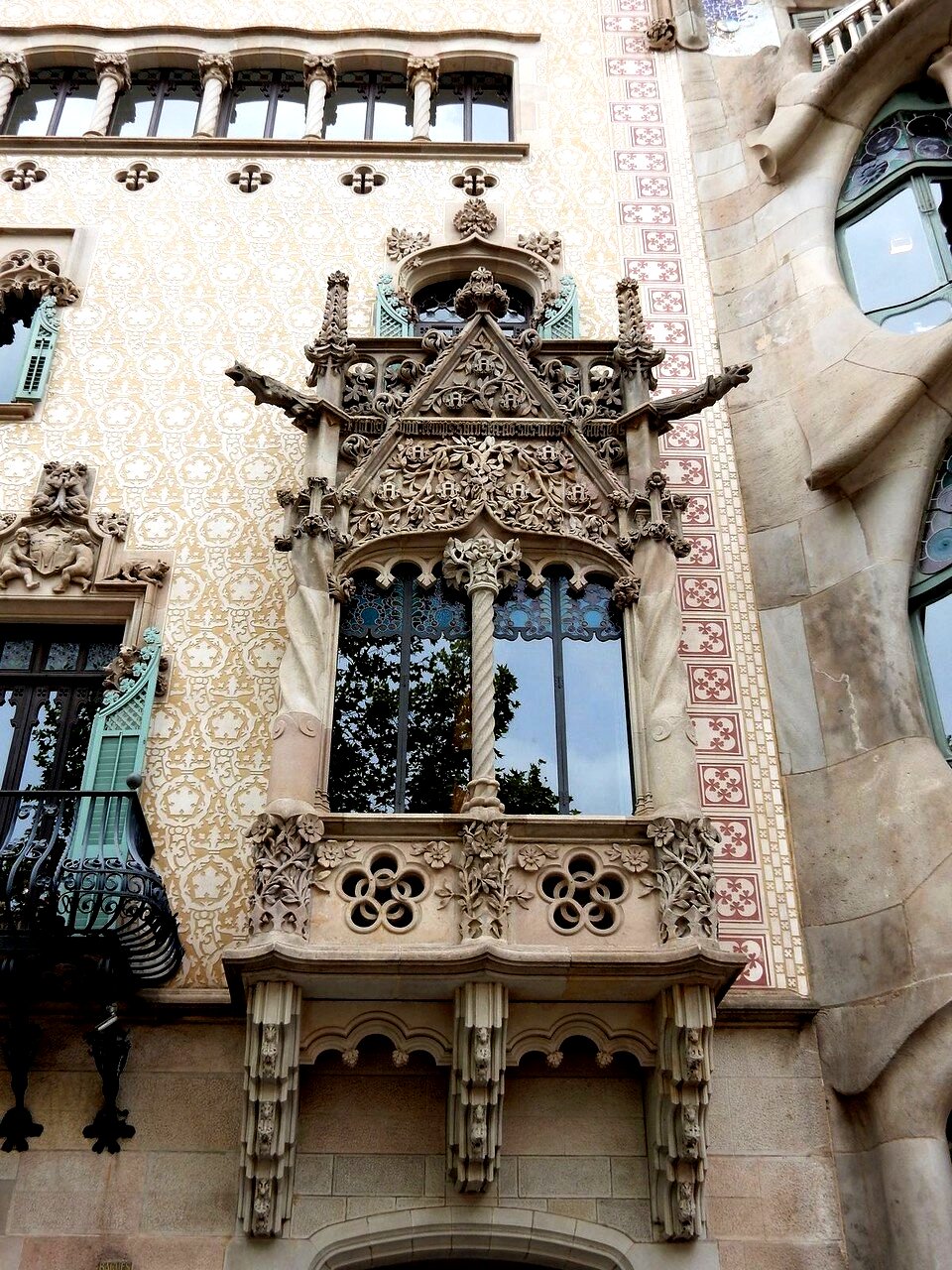 Дом Амалье в Барселоне – прекрасный образец гармоничного сочетания неоготики и модерна