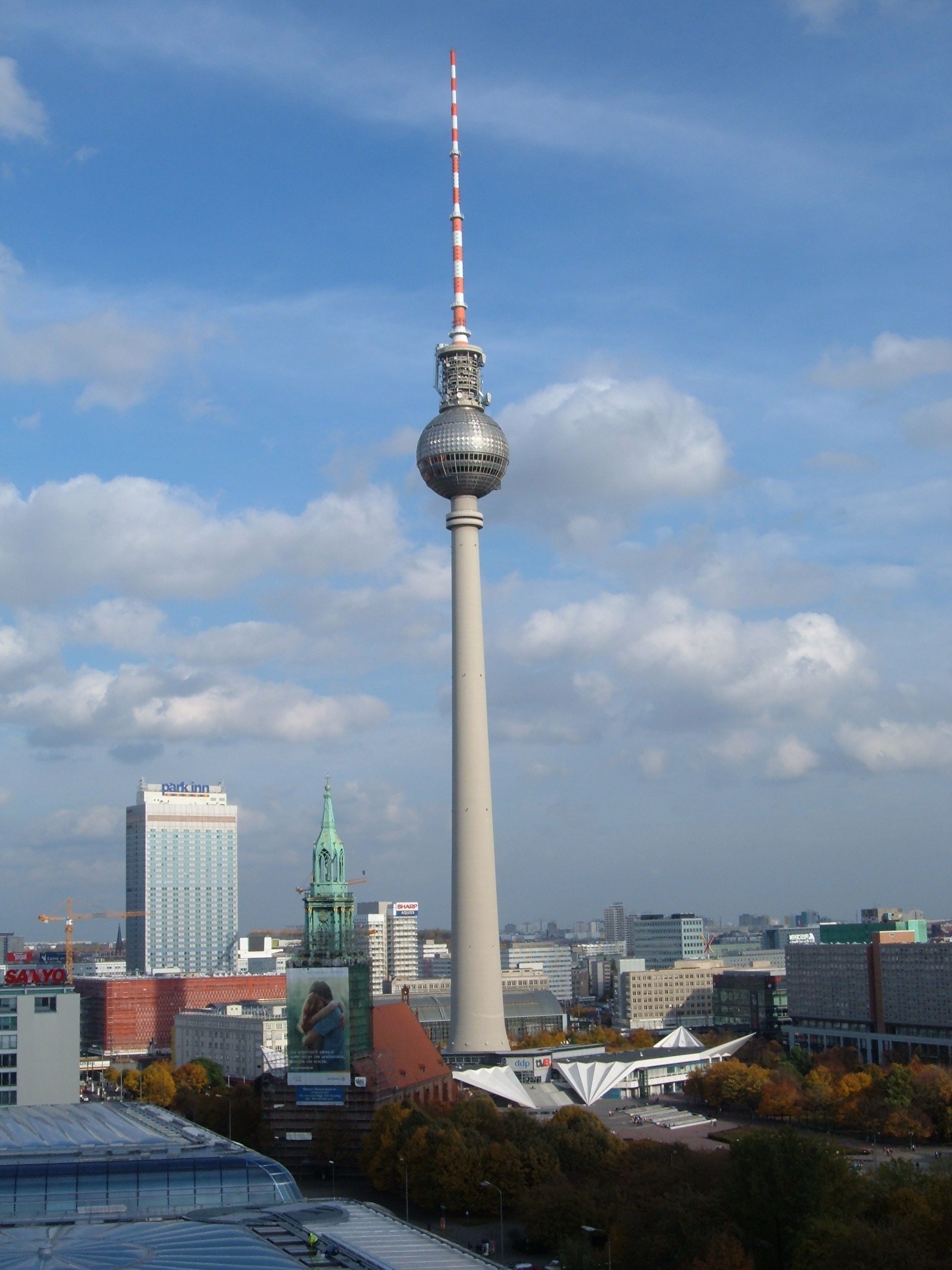 Берлинская телебашня - уникальный символ берлина