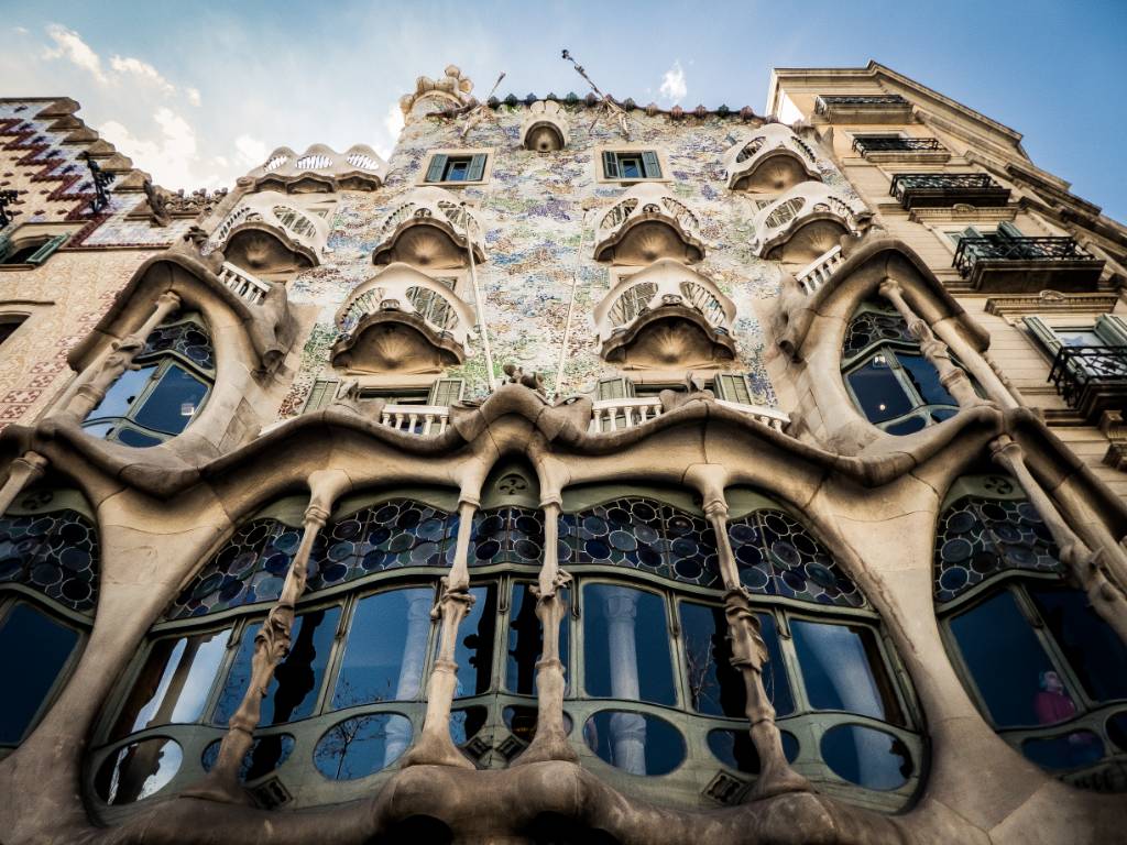 Барселона – колыбель архитектурного гения антонио гауди. испания по-русски - все о жизни в испании