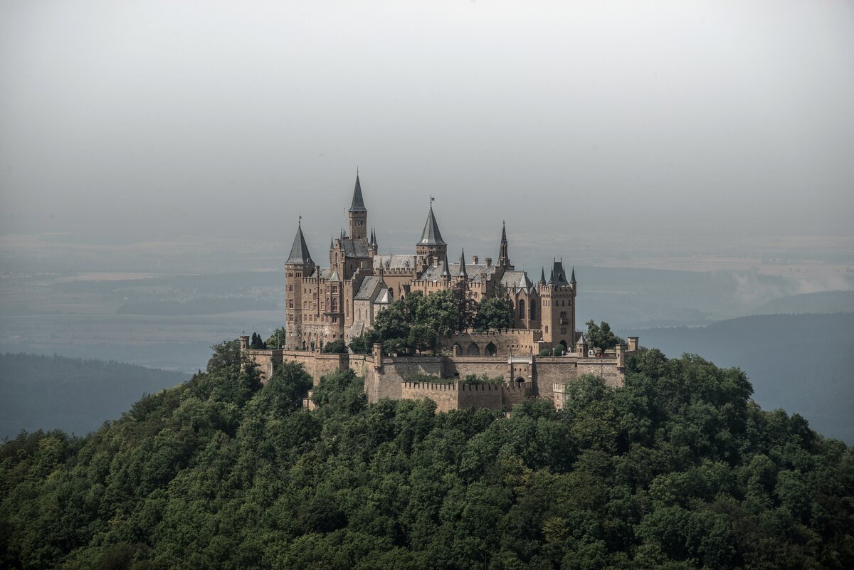 Замок гогенцоллерн, германия: история, архитектура, фото и как добраться