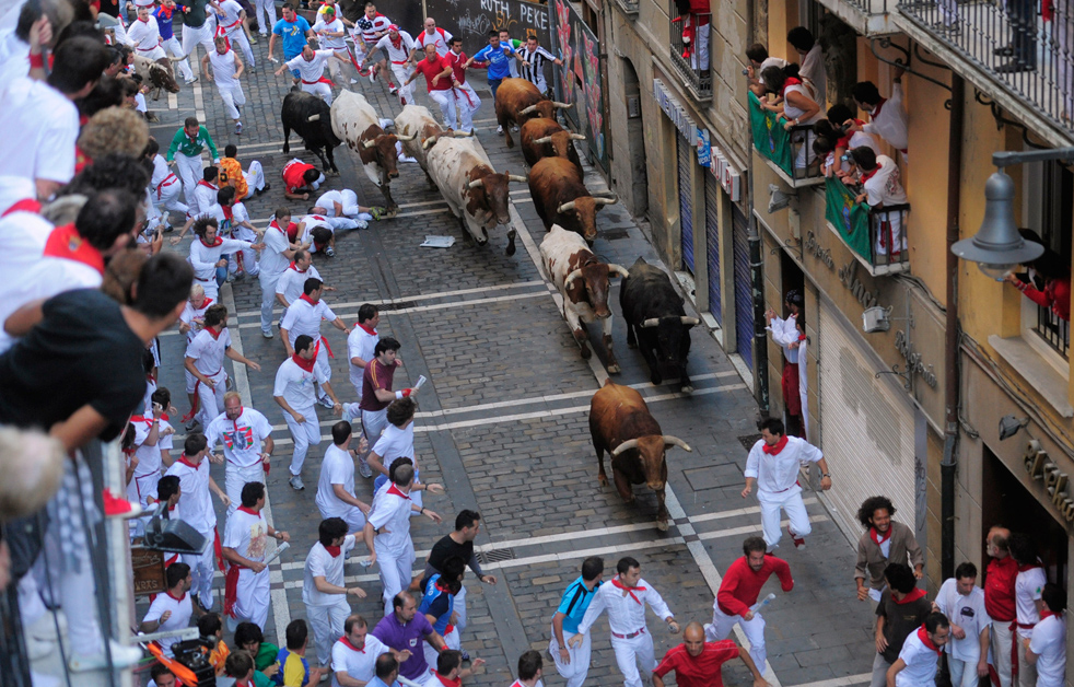Сен-фермин - невероятный праздник с быками в испании