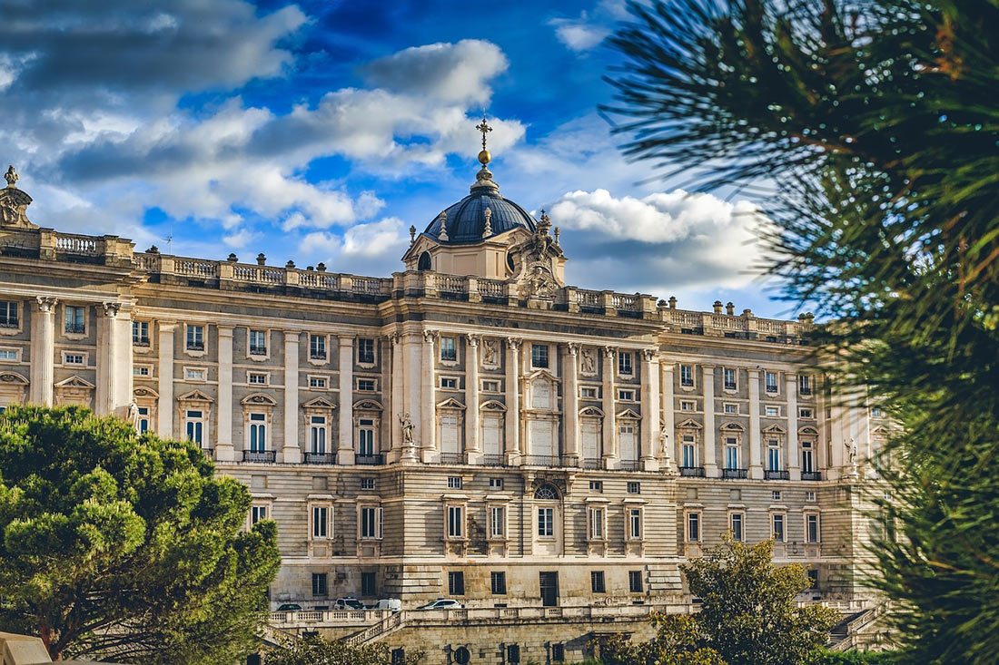 Королевский дворец в мадриде – самый роскошный в европе