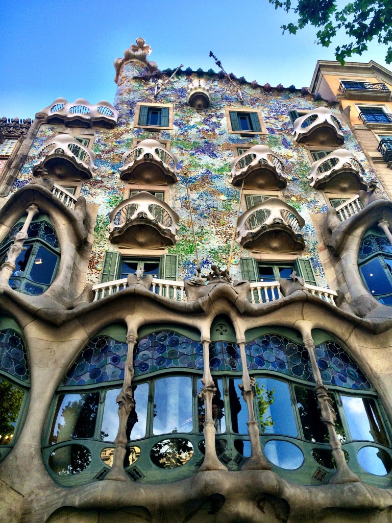 Барселона – колыбель архитектурного гения антонио гауди. испания по-русски - все о жизни в испании