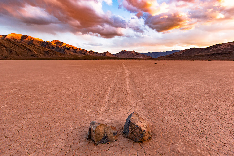 Долина смерти в сша: движущиеся камни, достопримечательности (фото)