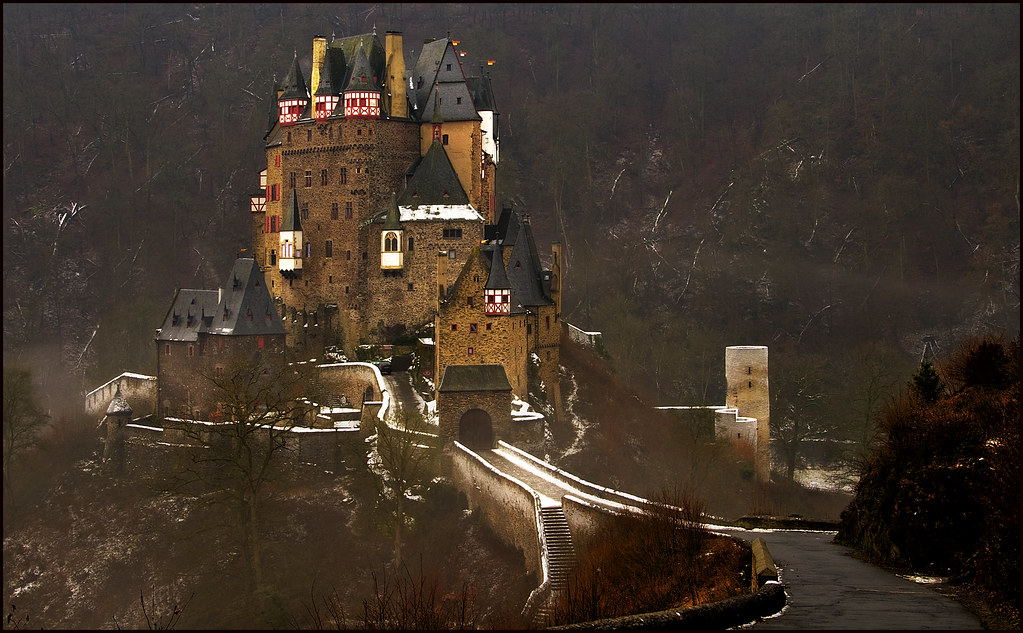 Замок эльц в германии