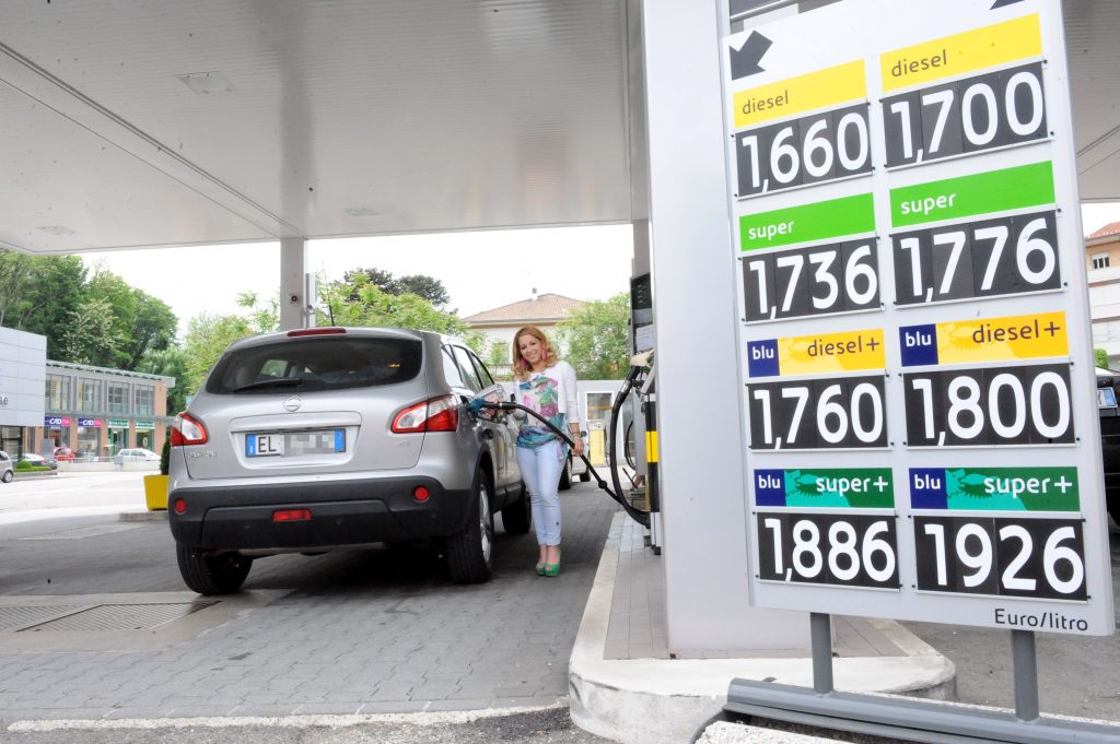 Сколько стоит бензин в солнечной испании