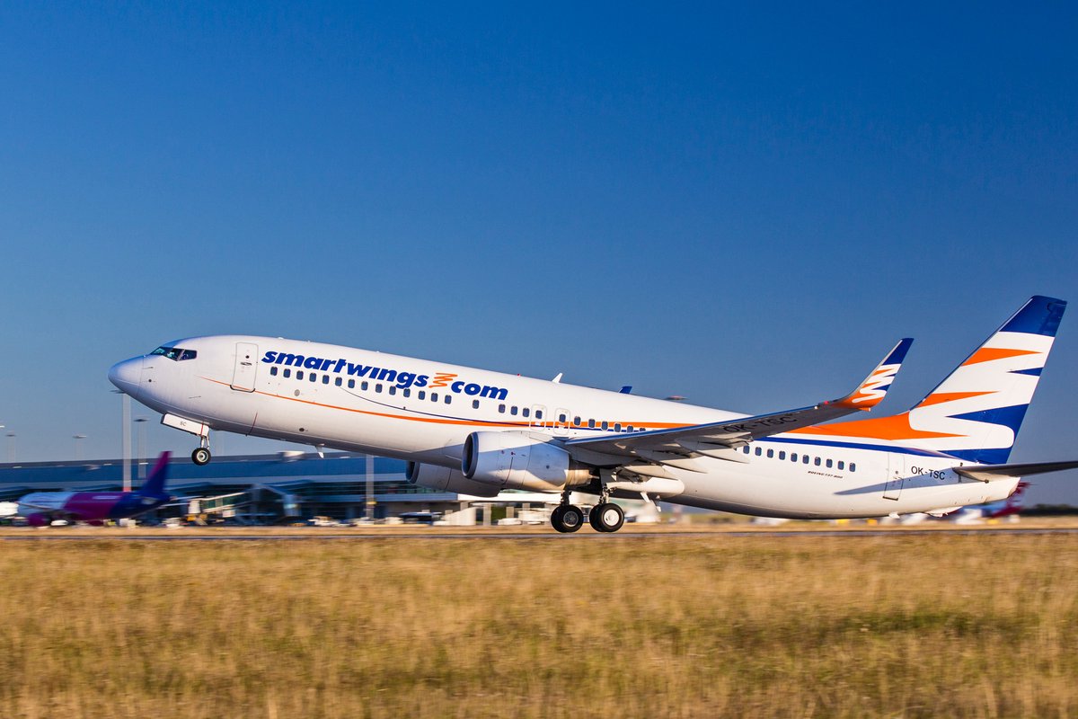 Бюджетная чешская авиакомпания smart wings: обзор направлений и условий обслуживания