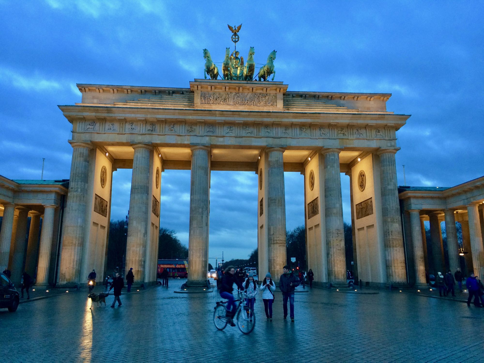 Бранденбургские ворота — история, описание, фото и время посещения