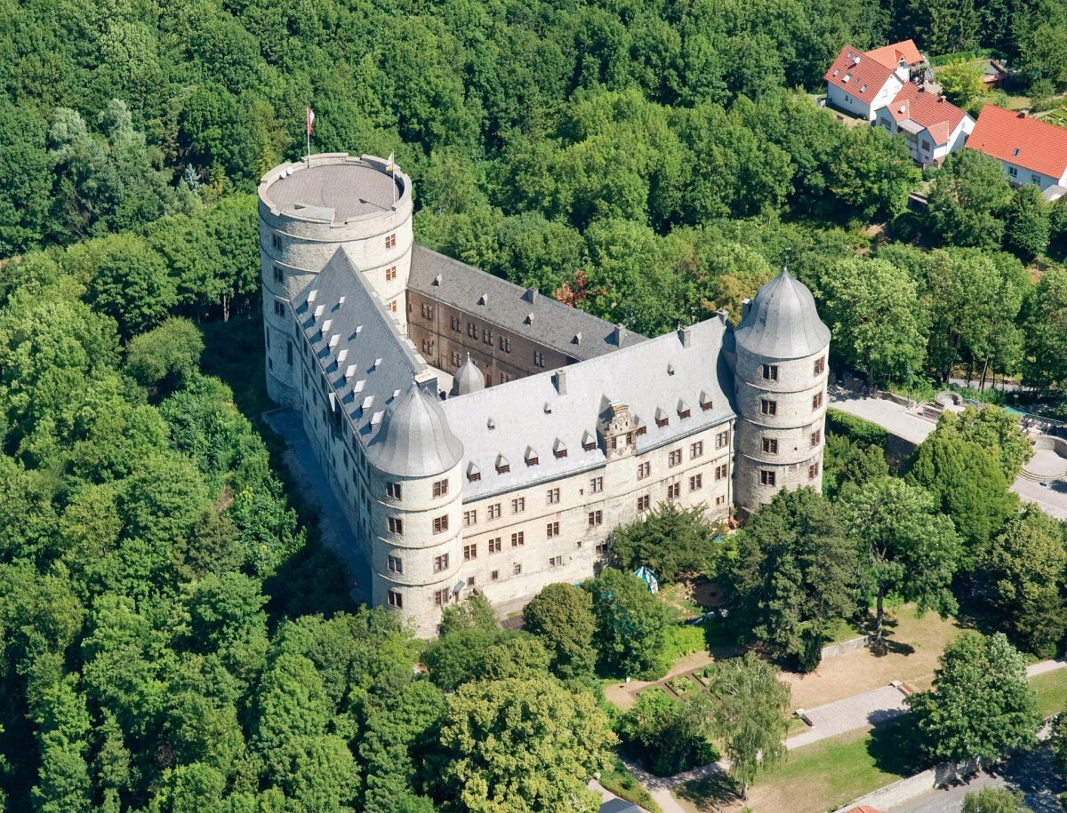 10 самых загадочных и мистических замков в мире