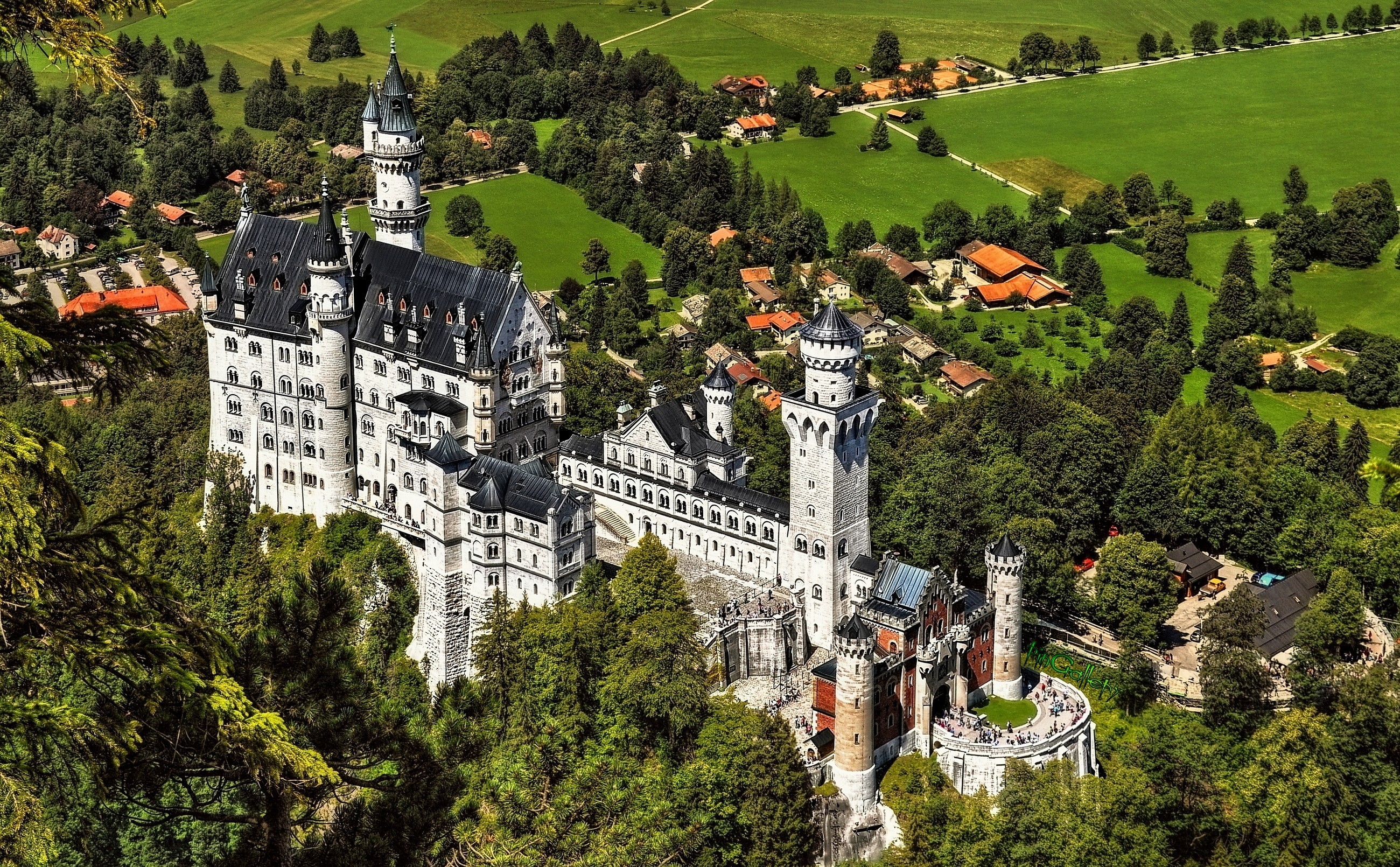 Нойшванштайн – самый сказочный замок из средневековья в германии и мире