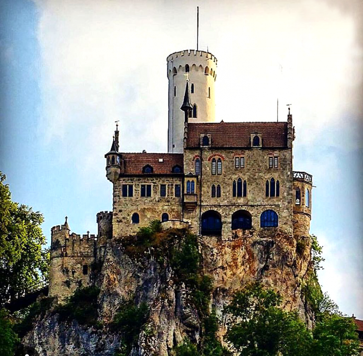 Замок нойшванштайн – жемчужина германии