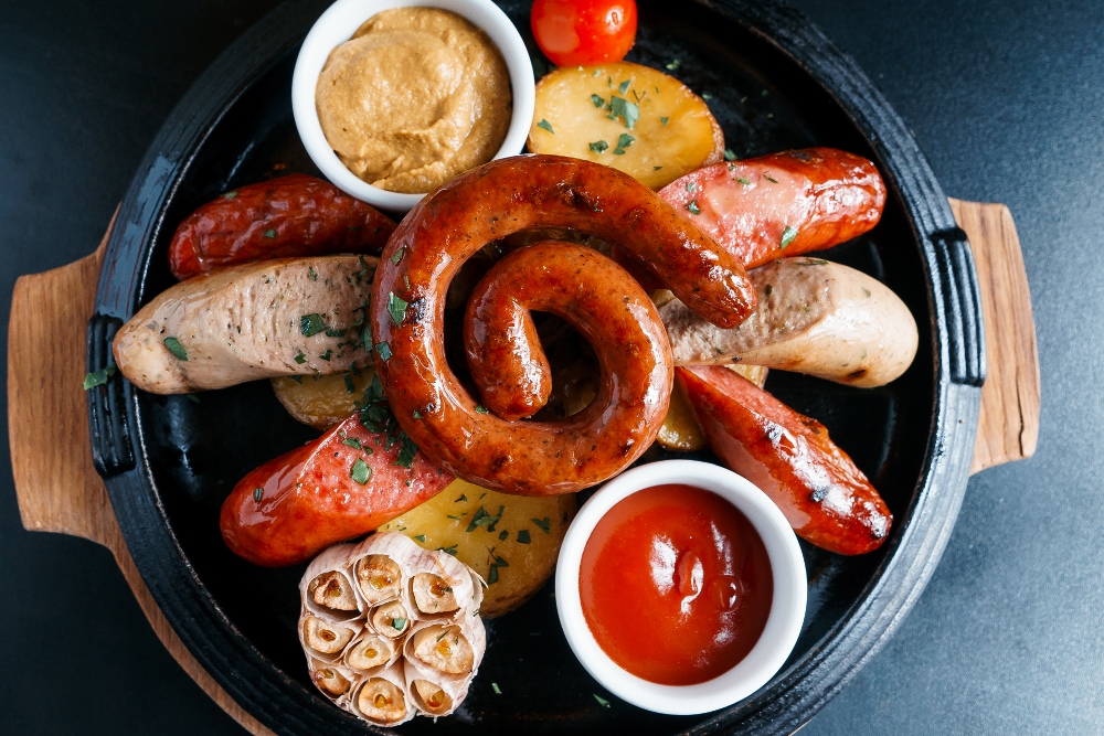 Вайсвурст – немецкие белые колбаски, фишка октоберфеста