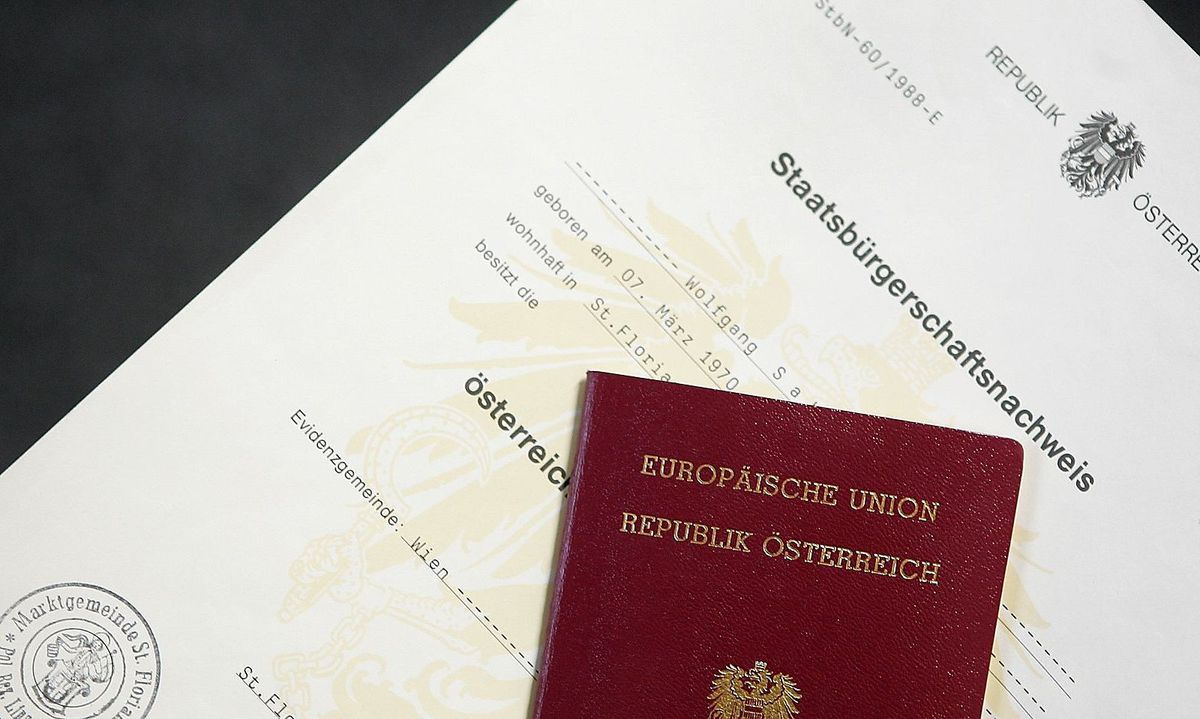 Гражданство греции: как получить паспорт за инвестиции?