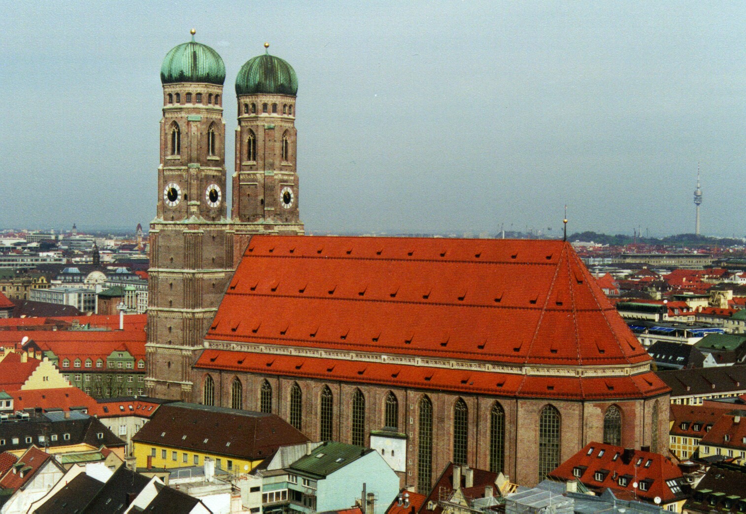 Невероятно знаменитая церковь фрауэнкирхе в мюнхене