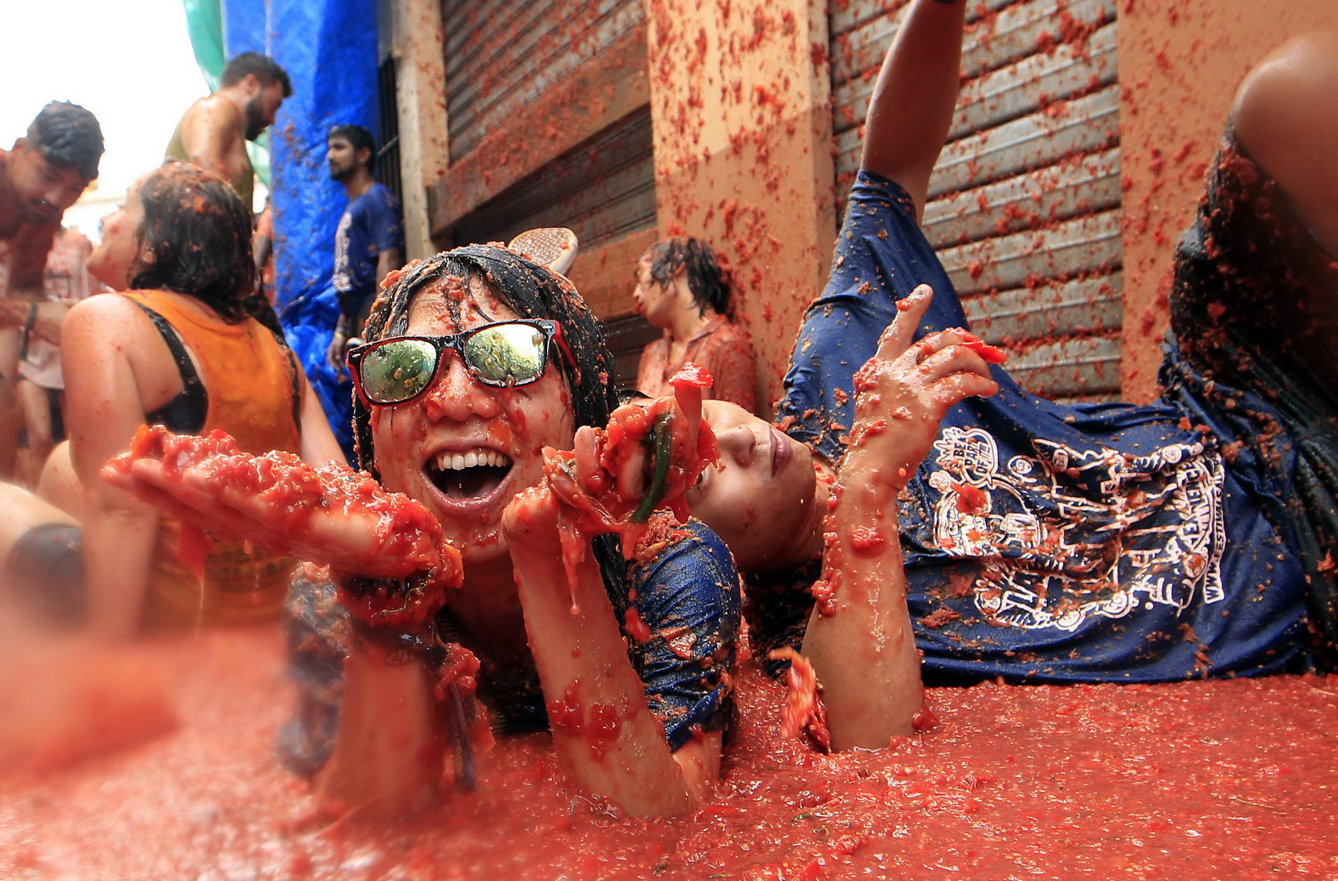 Испанский праздник ла томатина — битва помидорами
