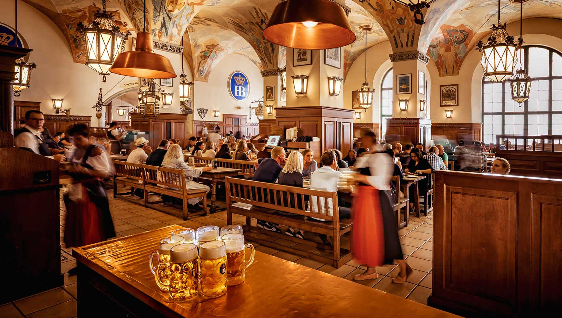 Знаменитая пивоварня и пивная в мюнхене «hofbräuhaus»