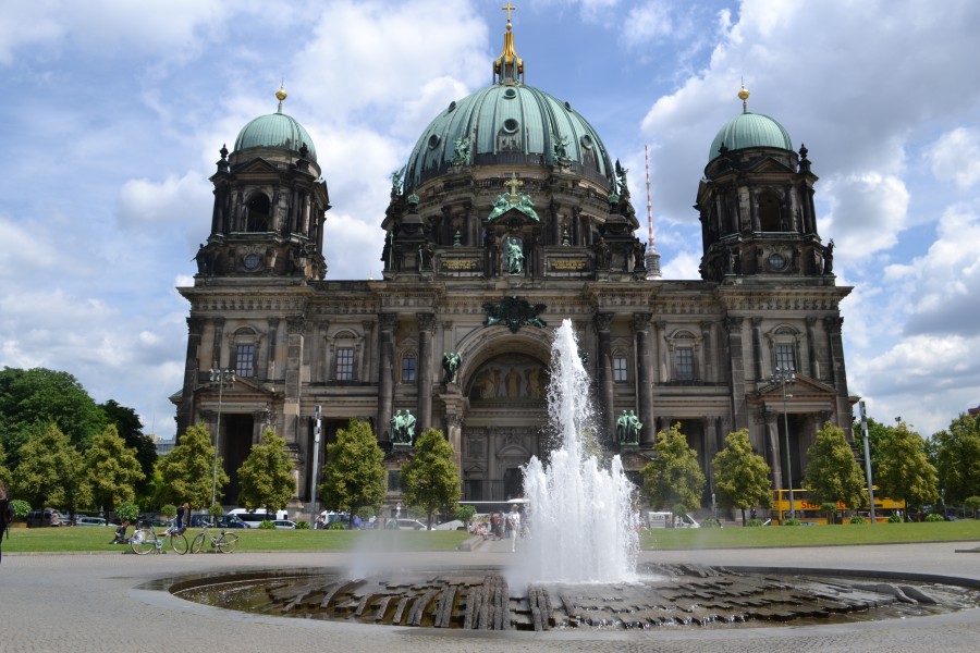 Дрезденский кафедральный собор — описание, интересные факты, легенды