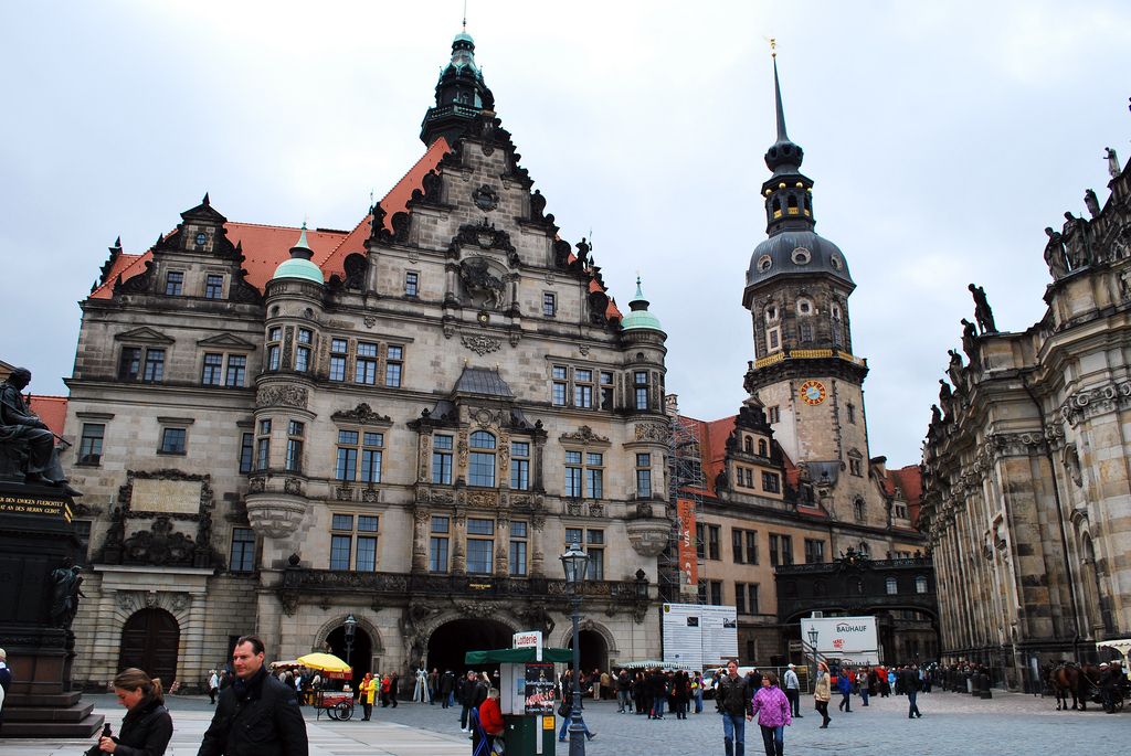 Дрезденский замок (дворец-резиденция), дрезден (германия): история, фото, как добраться, адрес
на карте и время работы в 2021 - 2022