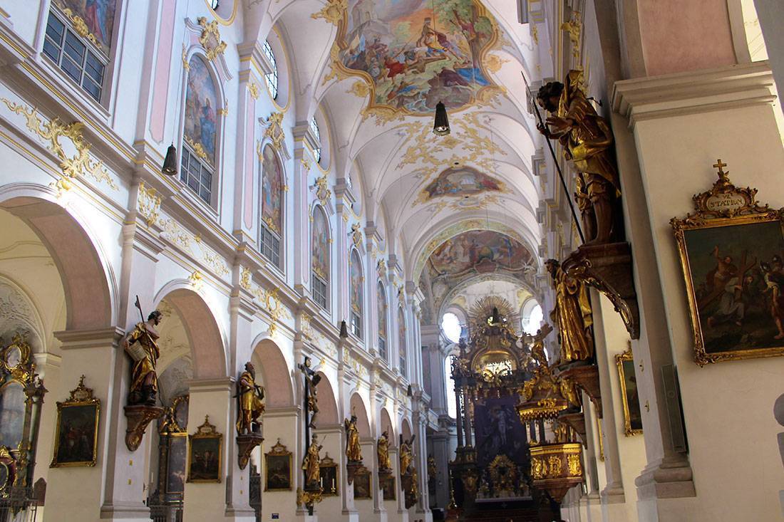 Церковь святого петра в мюнхене: история, описание и архитектура собор