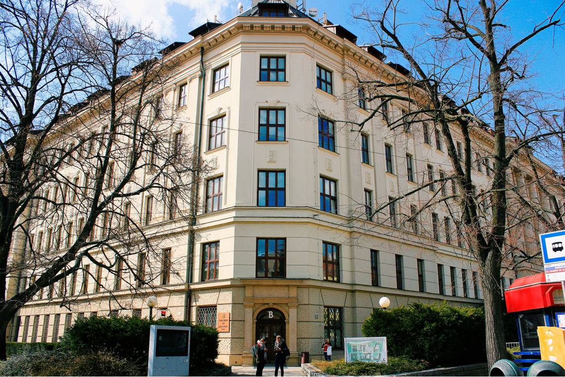 Университеты в чехии: 30 лучших вузов чехии - список | smapse