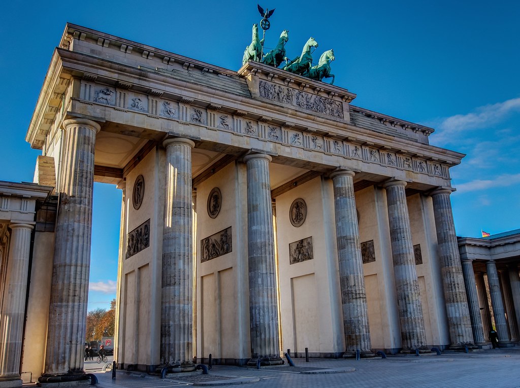 Бранденбургские ворота в берлине: история ворот, архитектура и значение в истории германии. cложная судьба великого монумента - бранденбургских ворот