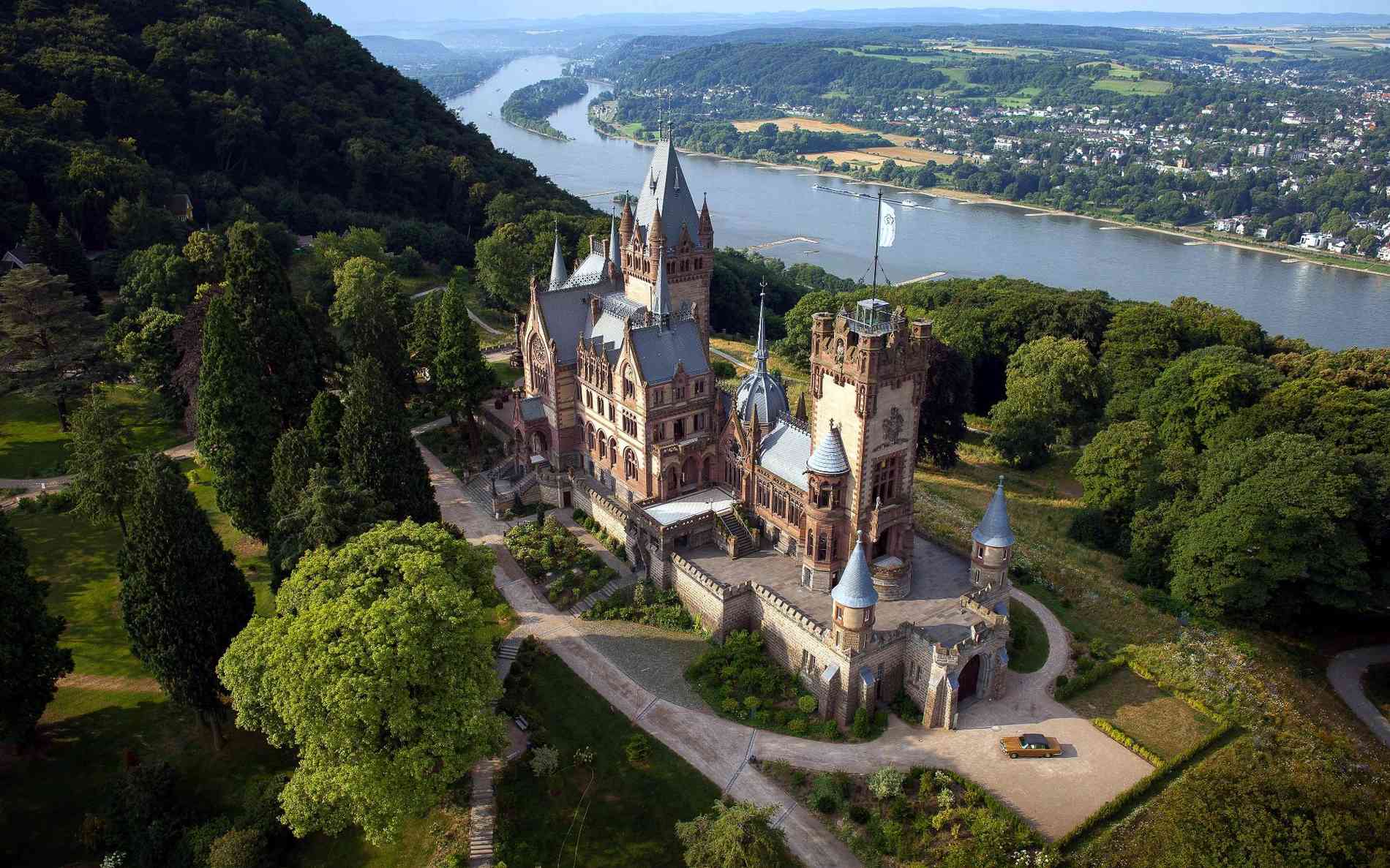 Замок драхенбург