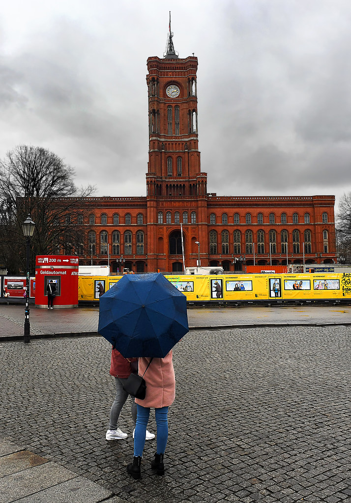 Красная ратуша в берлине – простота и величие резиденции бургомистра. фото
