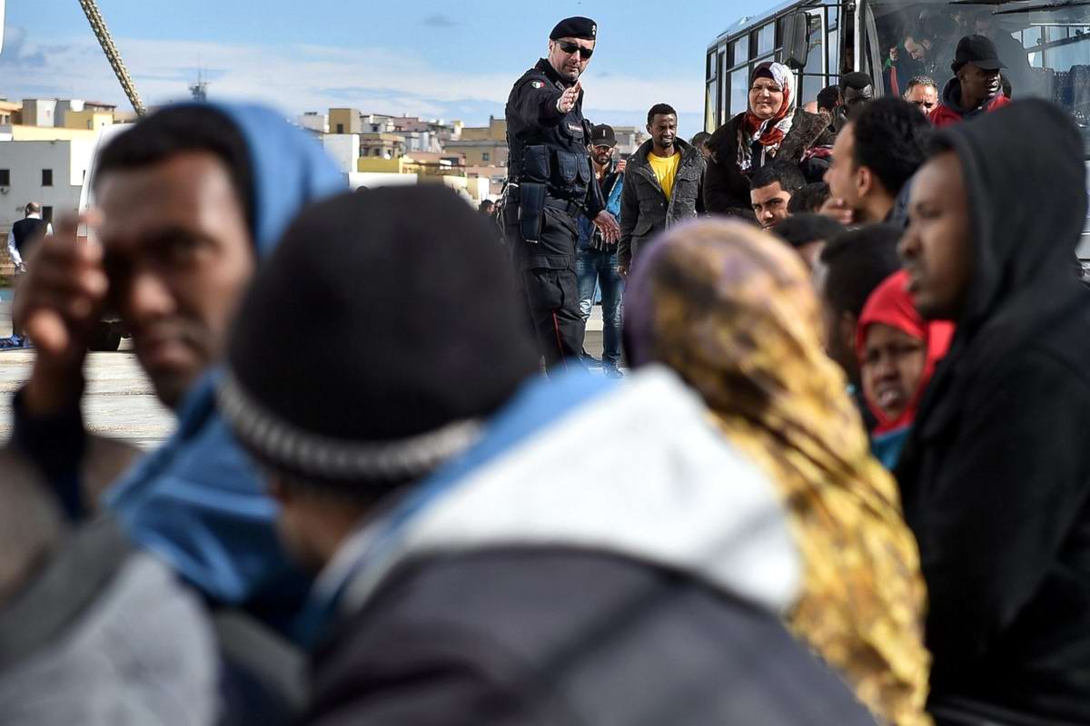 Положение беженцев в Италии: жизнь в ожидании статуса