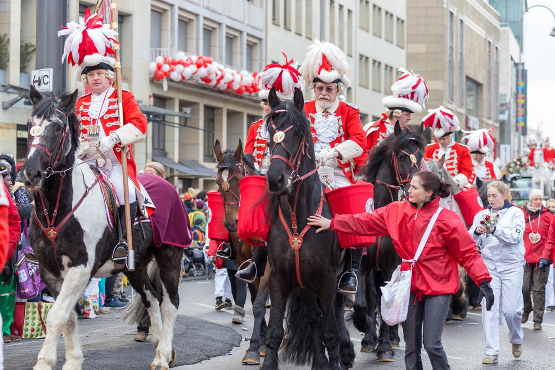 Кельнский карнавал в германии. самый большой костюмированный праздник германии – кёльнский карнавал карнавал в кельне 11 ноября