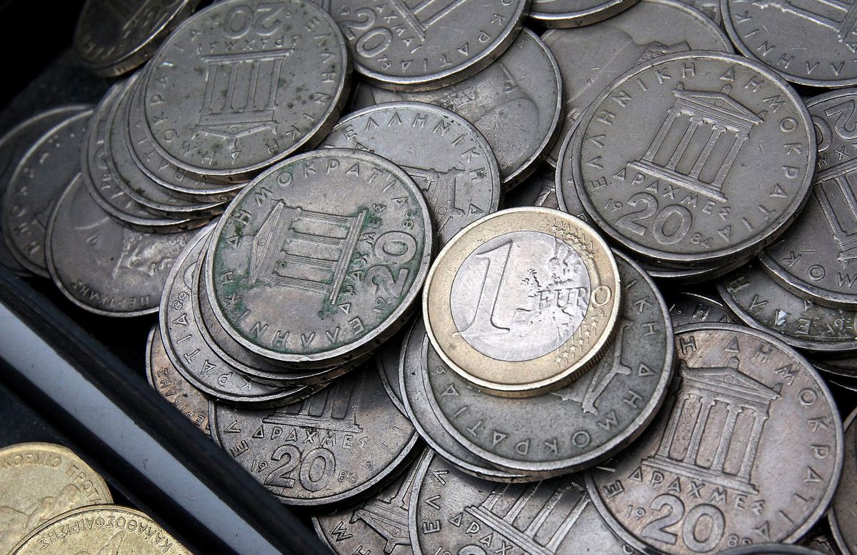 Какая валюта будет оптимальной для поездки в грецию?