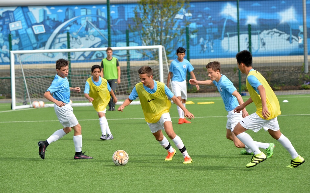 Спортивное обучение в Испании: футбольные школы, теннисные академии и лагеря