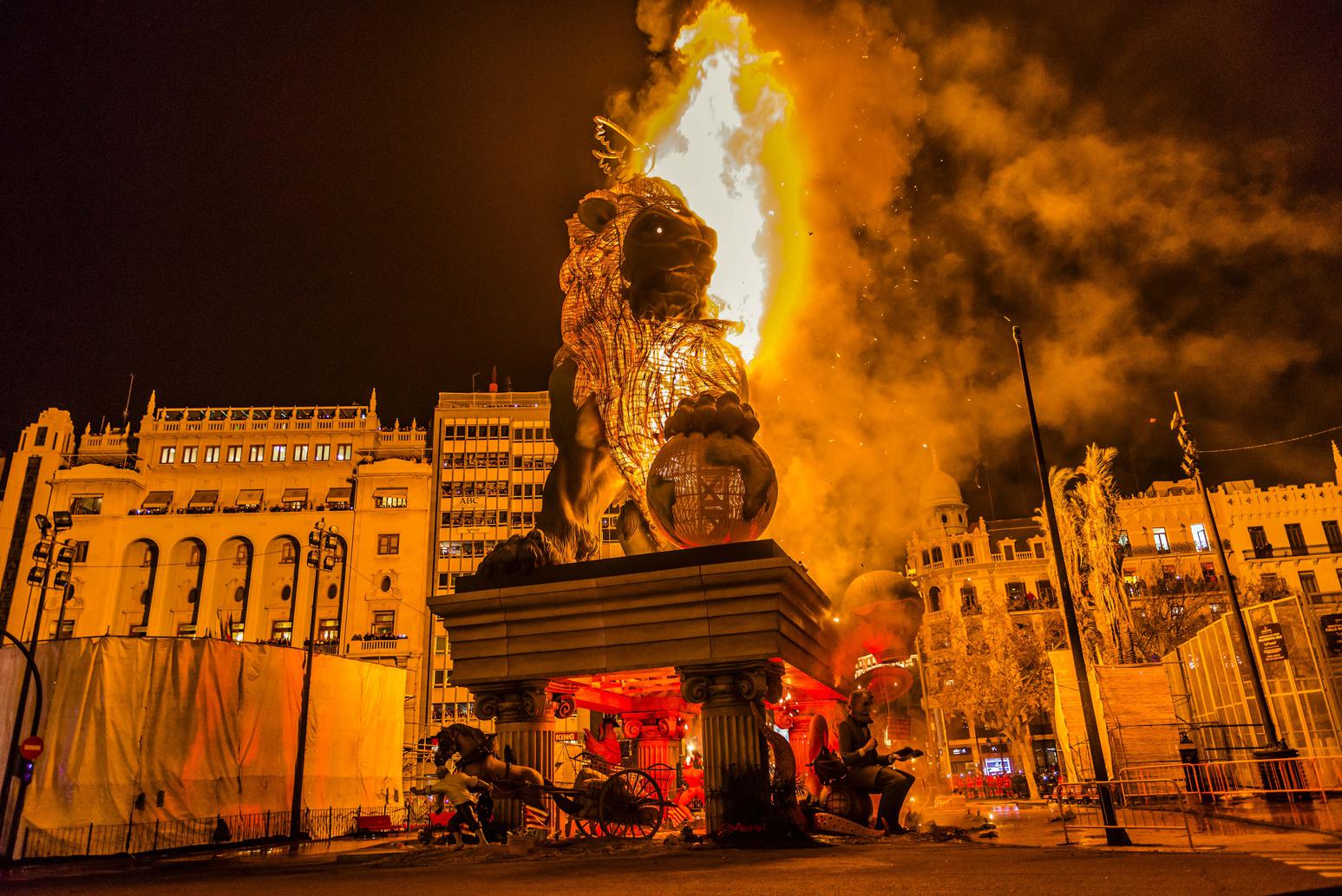 Фальяс – праздник огня в валенсии