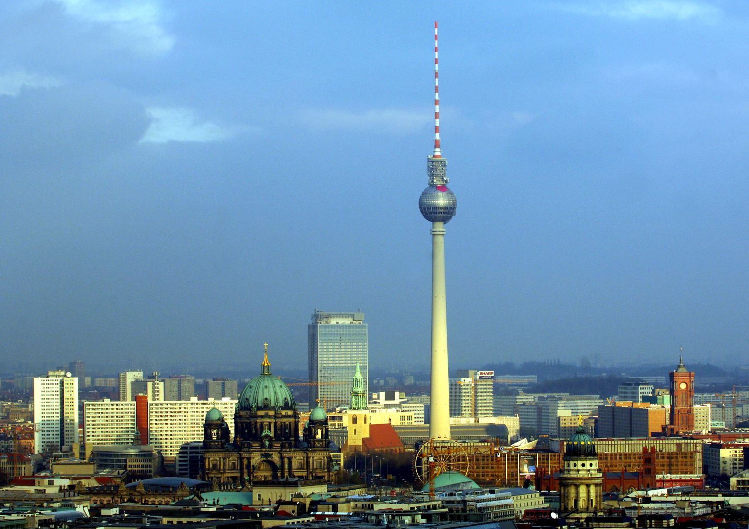 Берлинская телебашня: фото, адрес и интересные факты