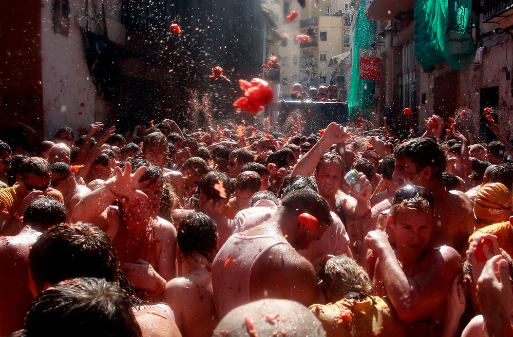 Испанский праздник ла томатина — битва помидорами