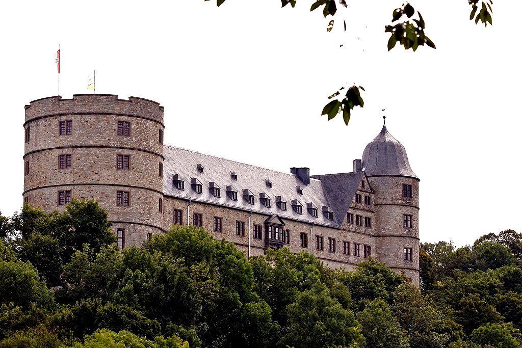 Мистический вевельсбург в германии: тайны, легенды и истории замка