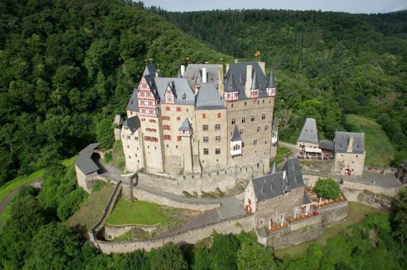 Сказочный замок эльц в германии