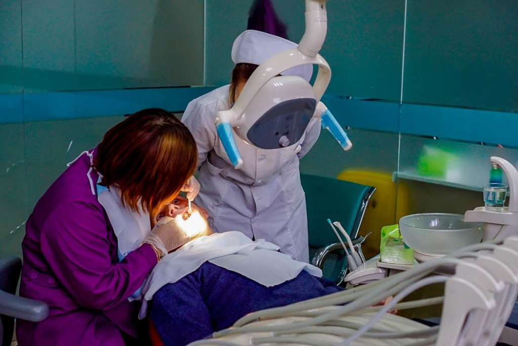 Лечение зубов в китае: протезирование, имплантация, отзывы