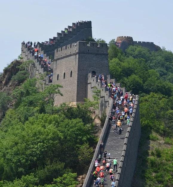 Для чего построена великая китайская стена?