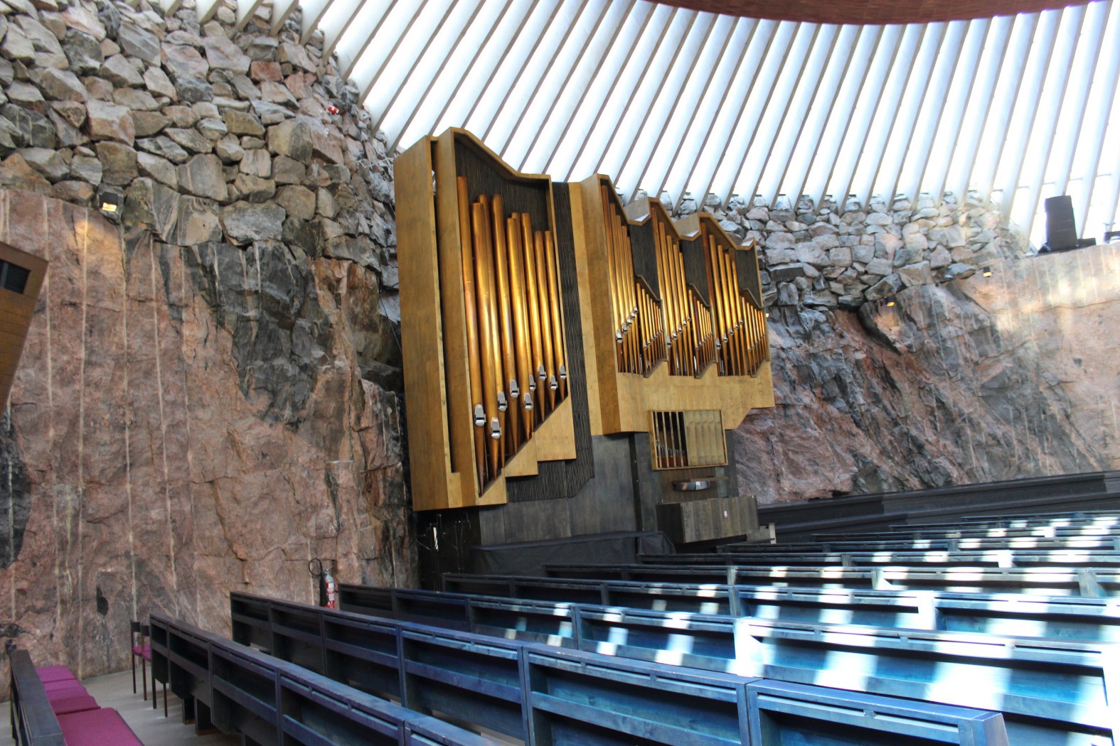 Церковь в скале в хельсинки - архитектура и фотографии интерьера храма