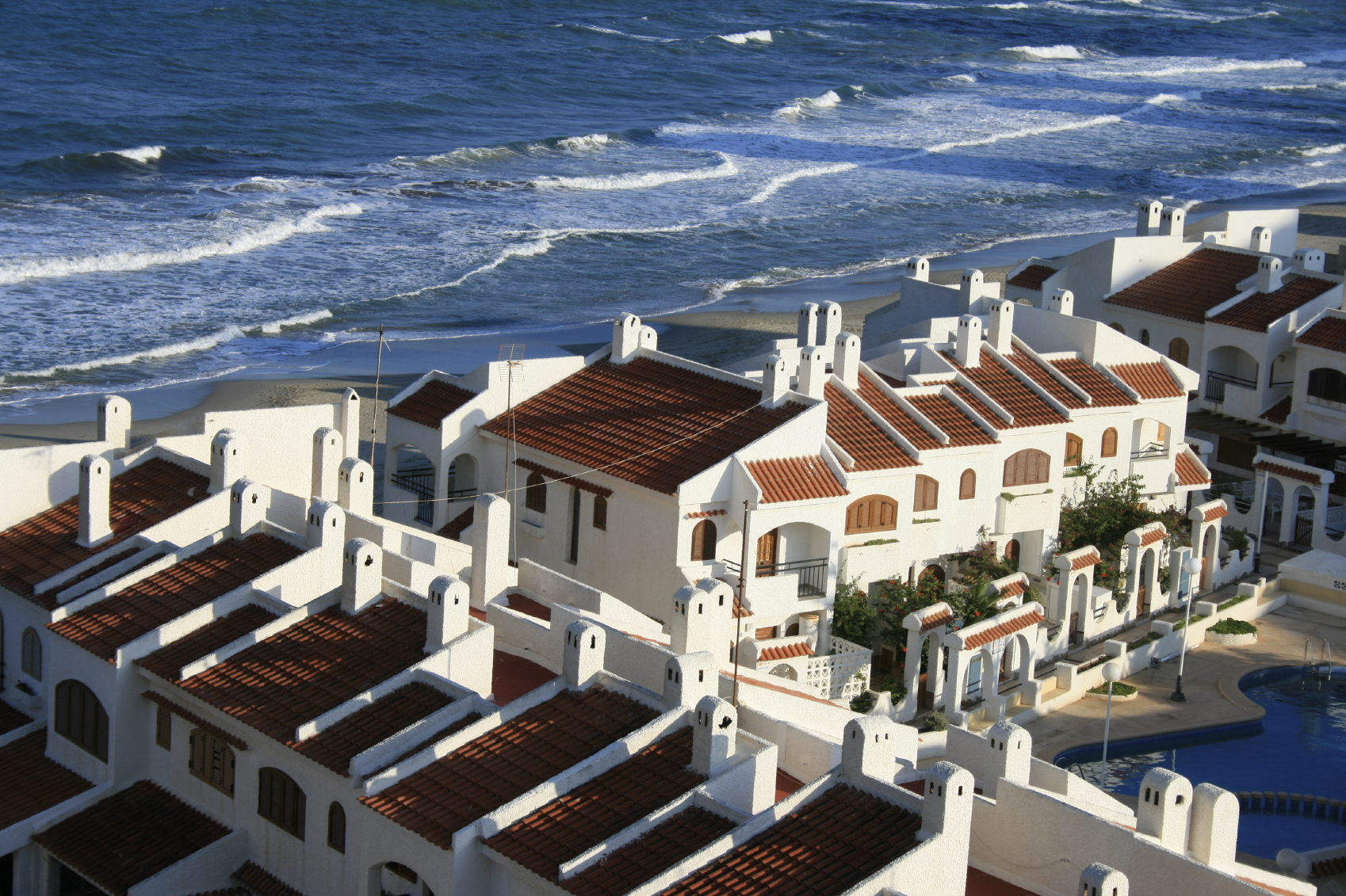 Недвижимость у моря: топ-7 реально дешевых направлений