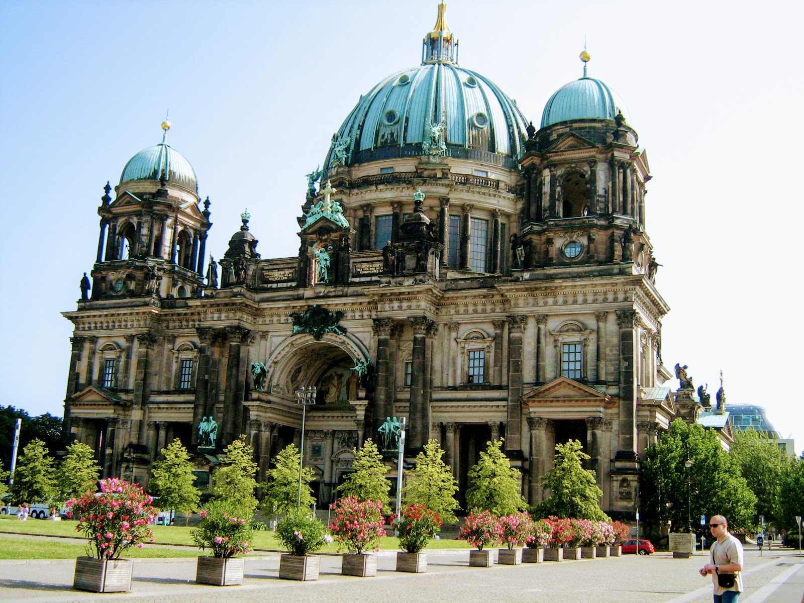 Разнообразие культурно-религиозного наследия: храмы, соборы и мечети в Берлине
