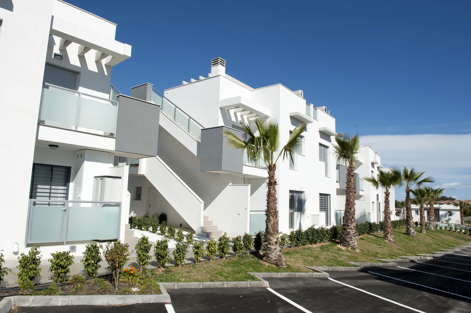 Приобретение коммерческой недвижимости в испании